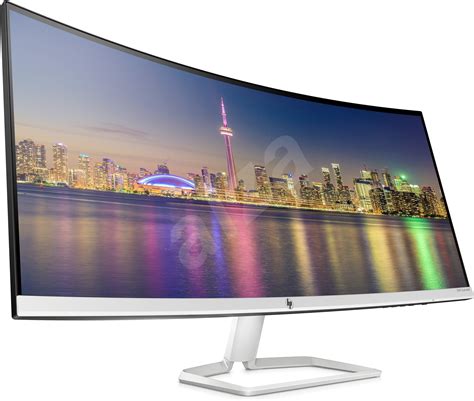curved and flat monitor